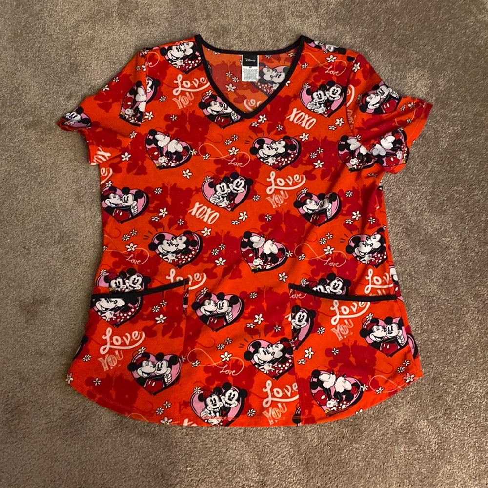 Brand new! Mickey and mini red scrub top women’s size medium NWOT
